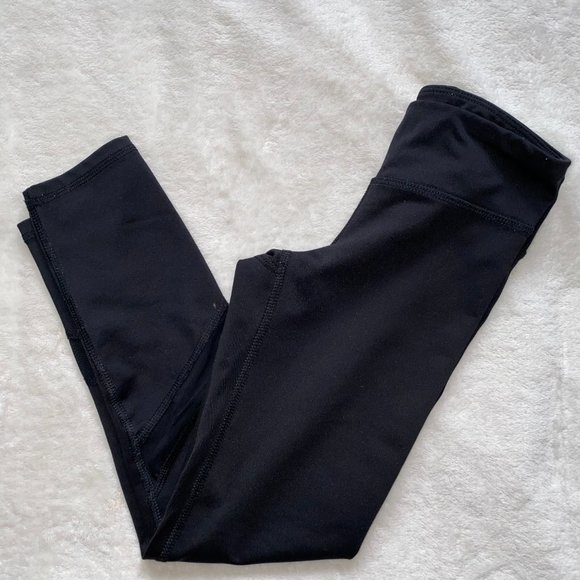 Black old navy athletic leggings w mesh detailing - Picture 1 of 3
